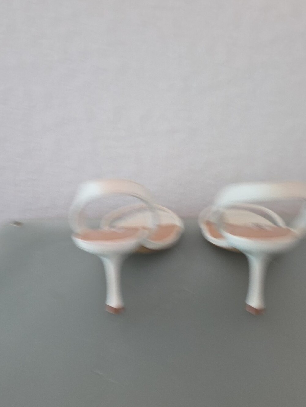 Steve Madden White Slingback Kitten Heel Sandals - Minimal Strap Size 11 - Picture 4 of 5